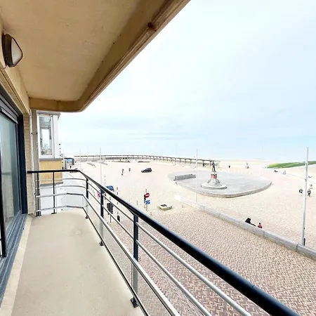 In With Stunning Sea Views
